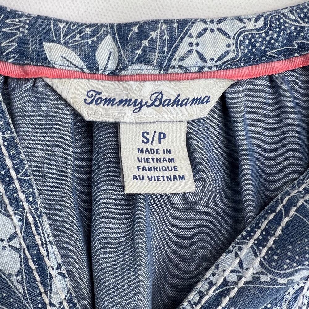 Tommy Bahama Chambray Blue White Floral Batik Split Neck Blouse Top Size S - Picture 7 of 13